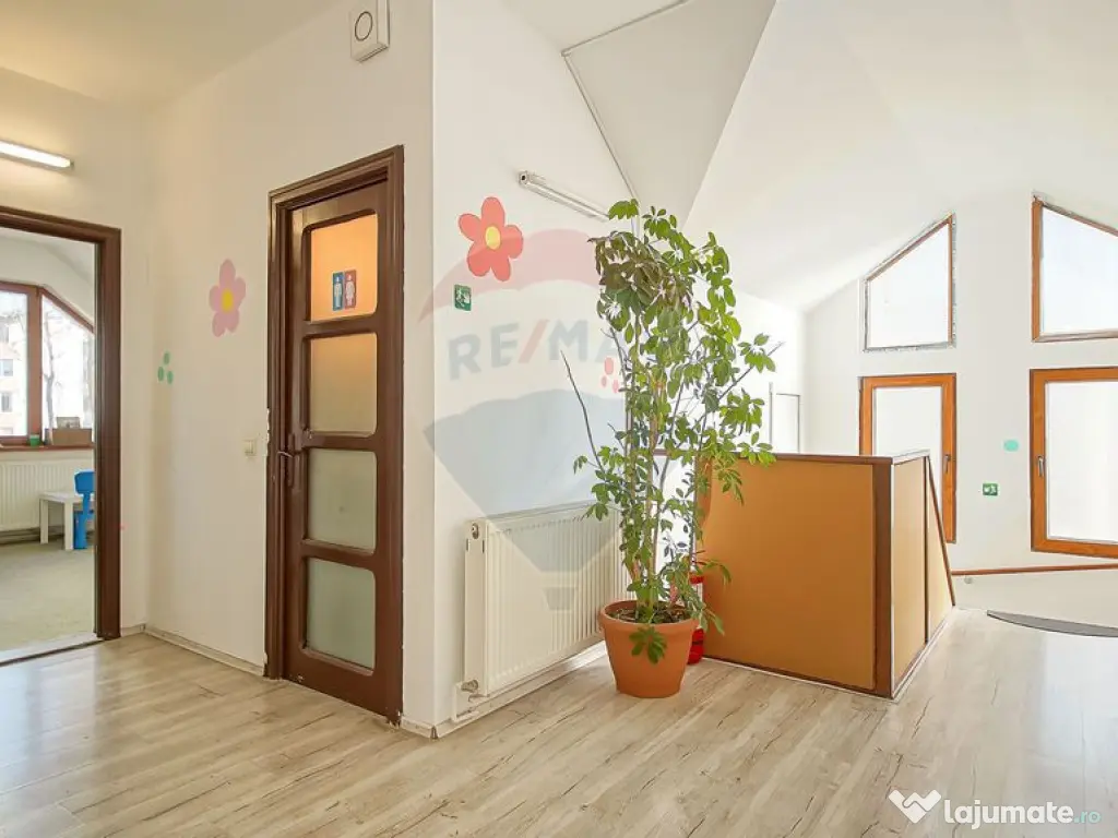 Casă / Vilă cu 9 camere de închiriat în zona Centrul ... 