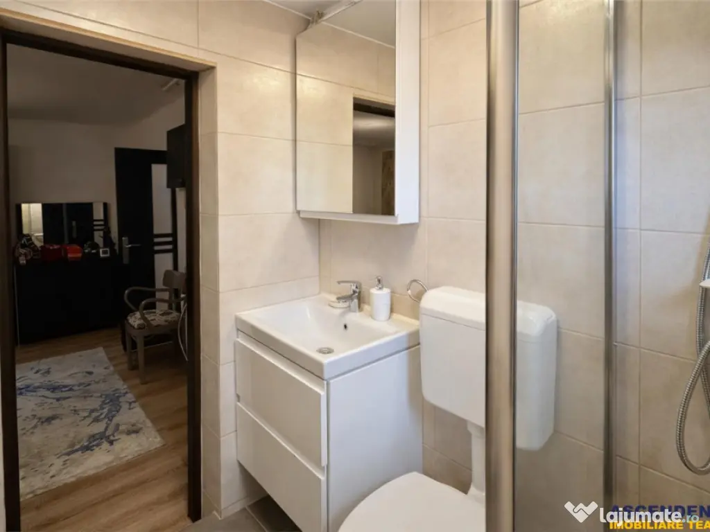 FILMTur 3D! Casa eleganta,curte amenajata, garaj, Brancovene 