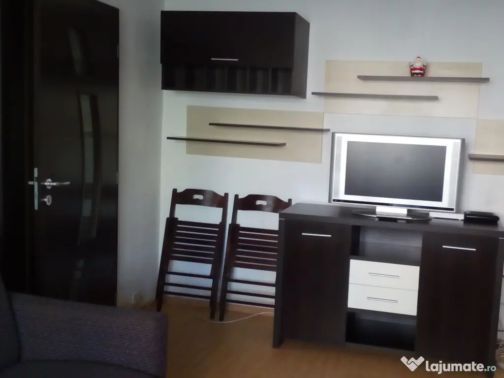 Dau spre închiriere apt 2 camere mobilat 