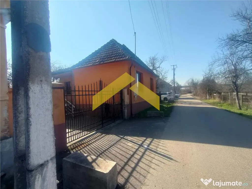 Casa de localitatea Savarsin 