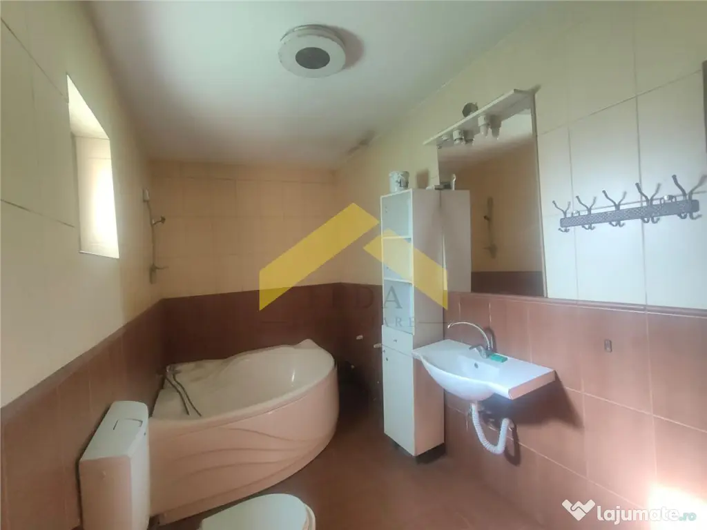 Casa de localitatea Savarsin 