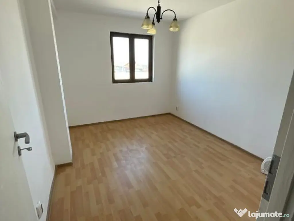 Hala 595 mp + teren 1500 mp Frumusani ( stradal ) 