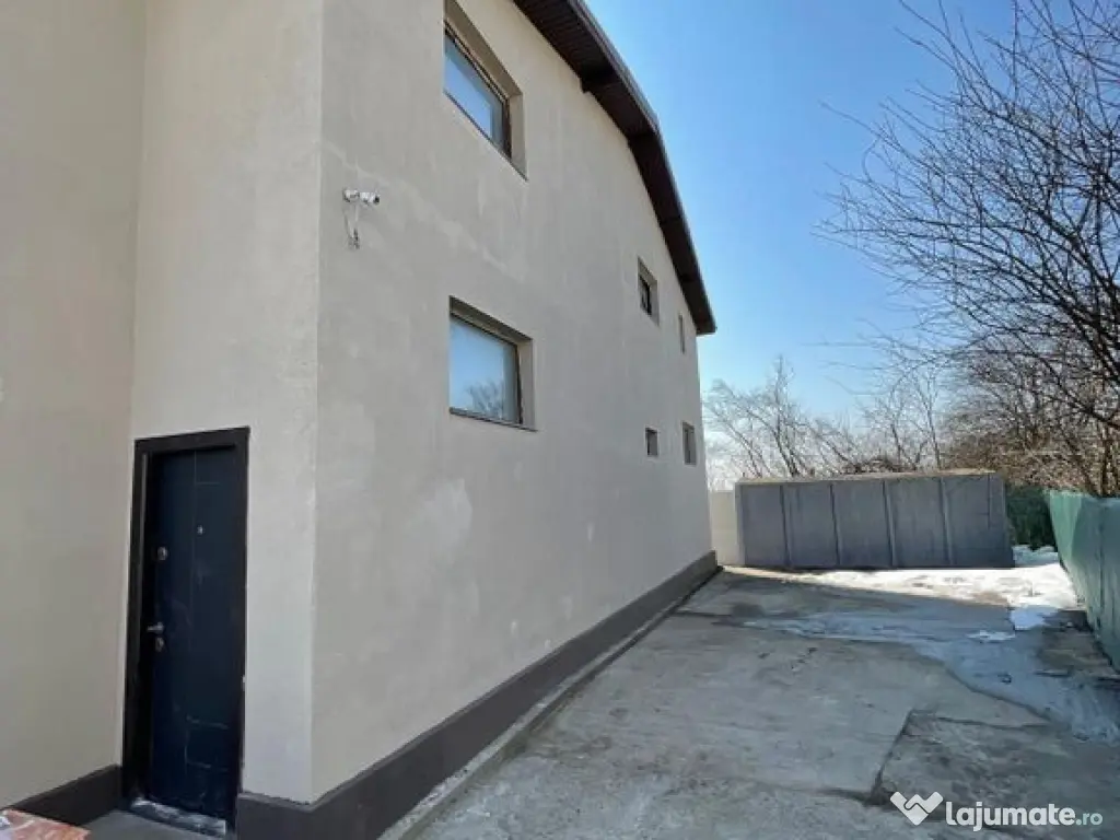 Hala 595 mp + teren 1500 mp Frumusani ( stradal ) 