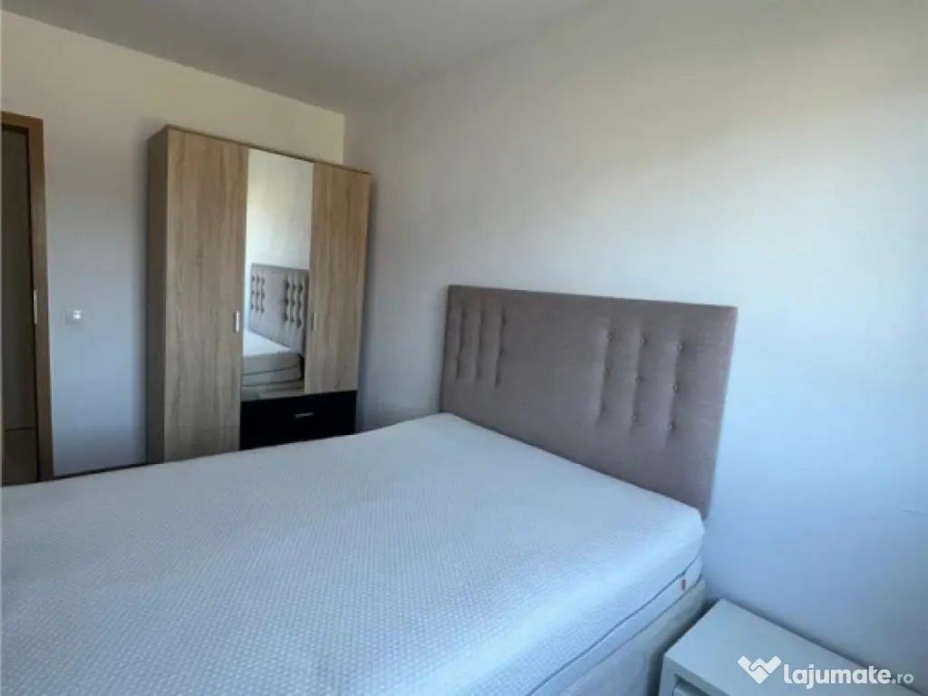 Apartament 3 camere Tractoru cu gradina proprie si loc de pa 