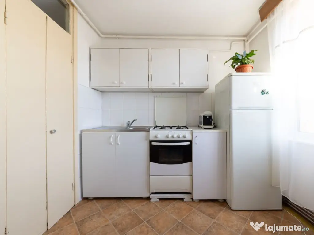 Garsoniera 30 mp utili-Astra 