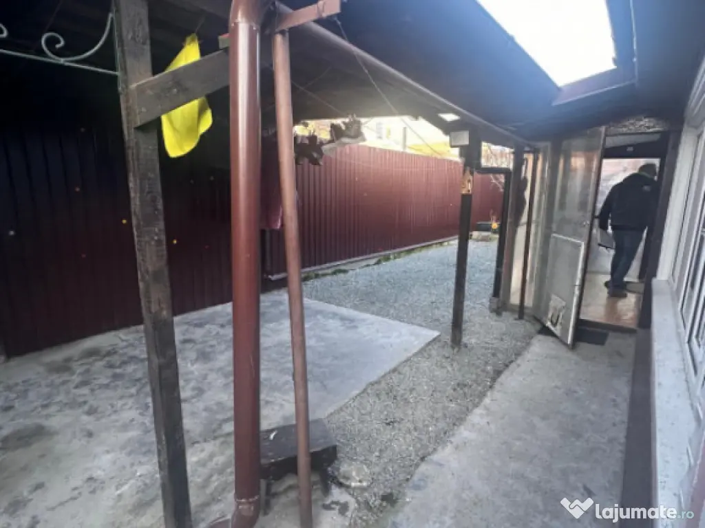 Casă 3 camere de vânzare zona Palas – 92 mp utili, teren 