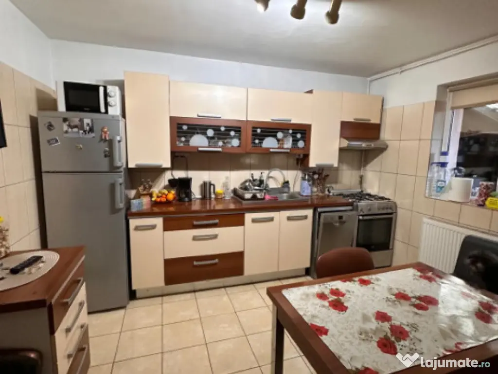 Casă 3 camere de vânzare zona Palas – 92 mp utili, teren 