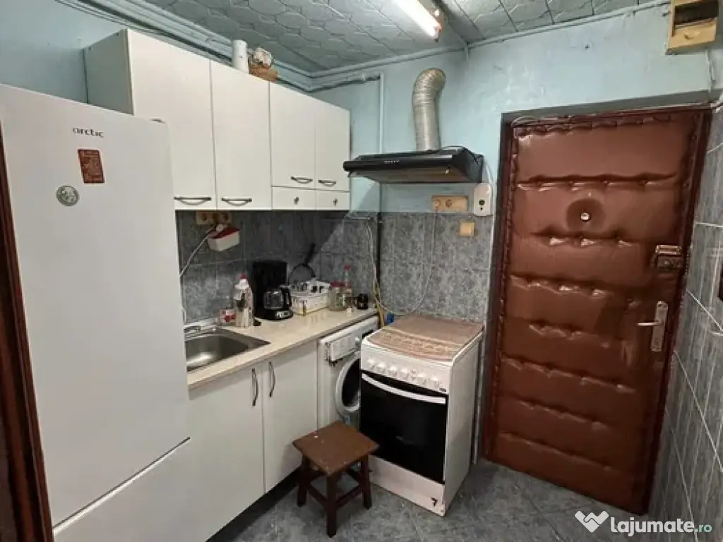 Inchiriez camera in apartament de 24m2 cu baie proprie si centrala in cartierul Noua