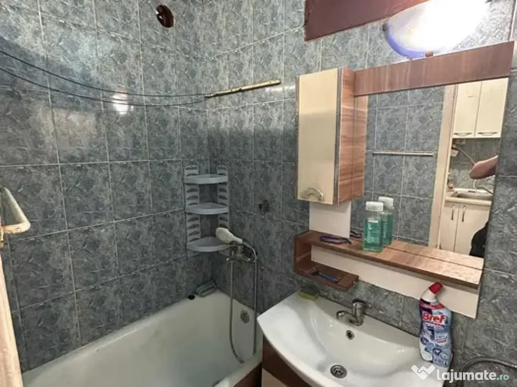 Inchiriez camera in apartament de 24m2 cu baie proprie si centrala in cartierul Noua