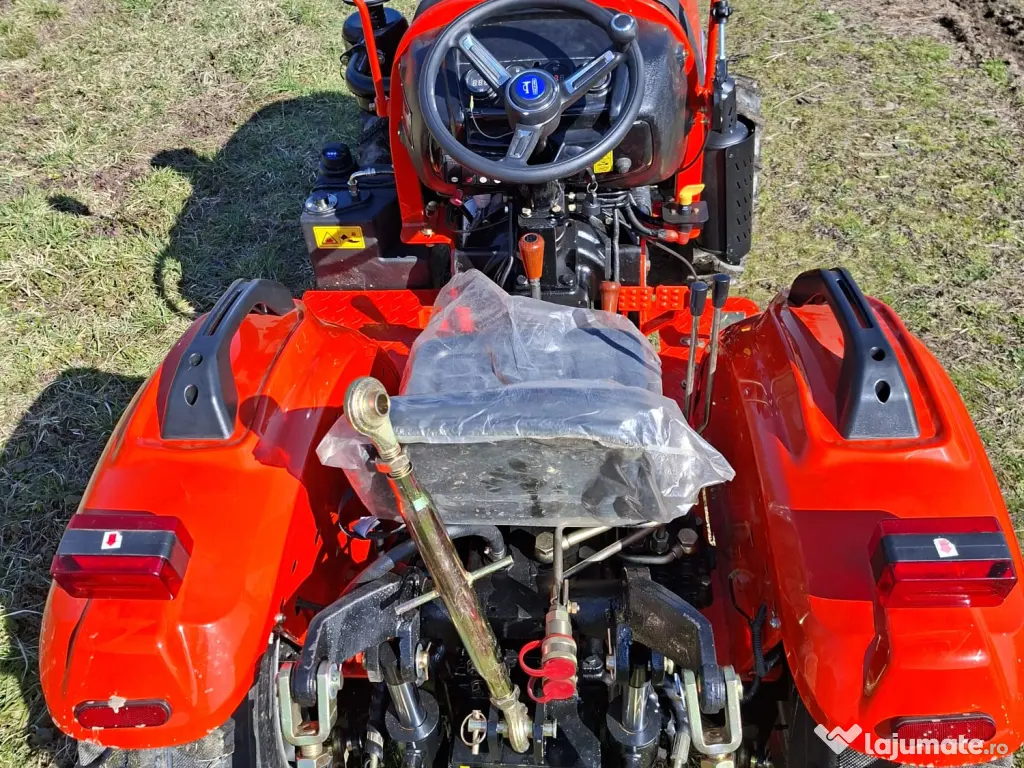 Tractoras 50 cp pentru sere, gradini, vie si pomi 