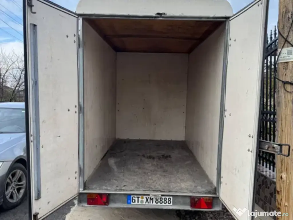 Remorcă închisă 2 axe Böckmann 2000kg 