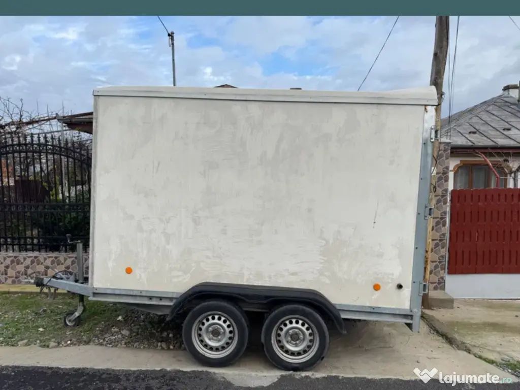 Remorcă închisă 2 axe Böckmann 2000kg 