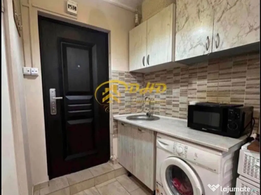 Cameră cămin-Jumbo, mobilată și utilată, 16mp, baie proprie 