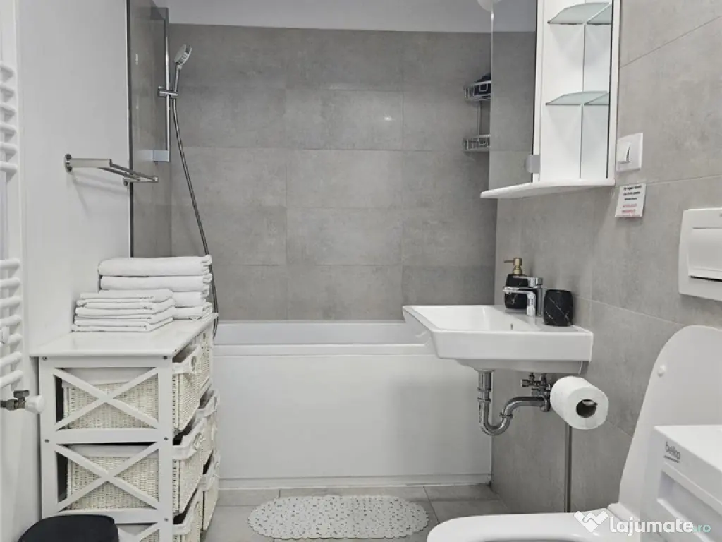 Garsoniera Cocheta in inima naturii loc de parcare 