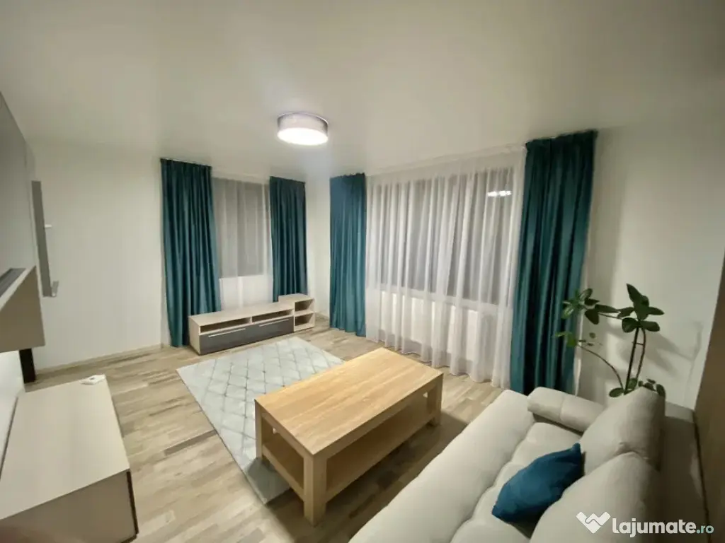 Inchiriez apartament 2 camere, str. Dacia Craiter, parcare in curte 