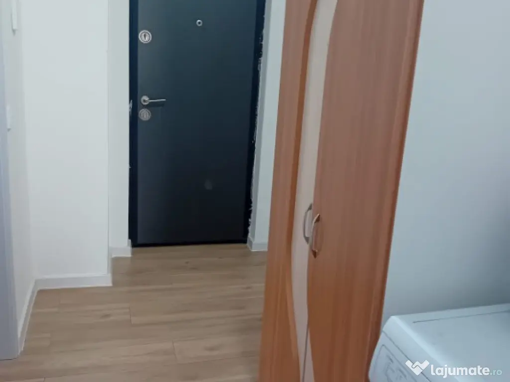 Ap. 1 cam decomandat, bloc nou, mobilat si utilat, se acceptă credit 