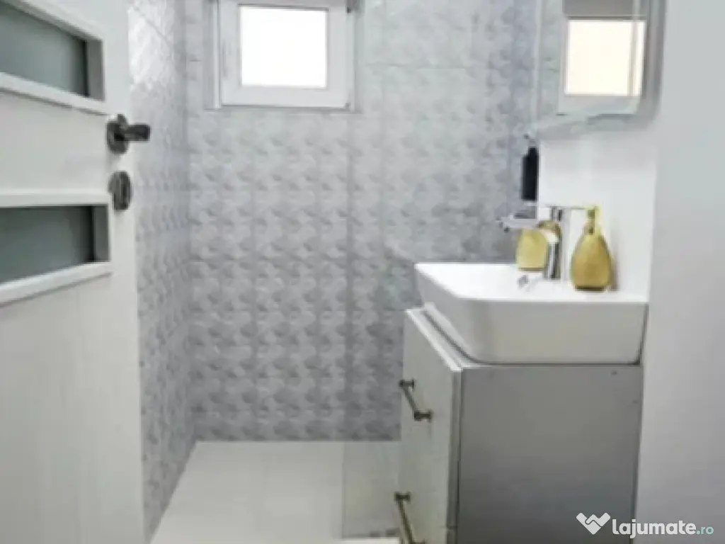 Apartament 4 camere, decomandat - zona Astra 