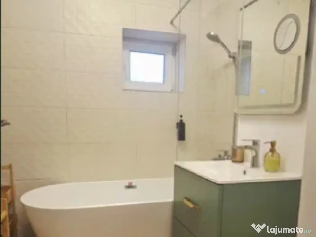 Apartament 4 camere, decomandat - zona Astra 