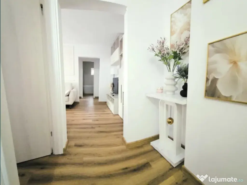 Apartament 4 camere, decomandat - zona Astra 