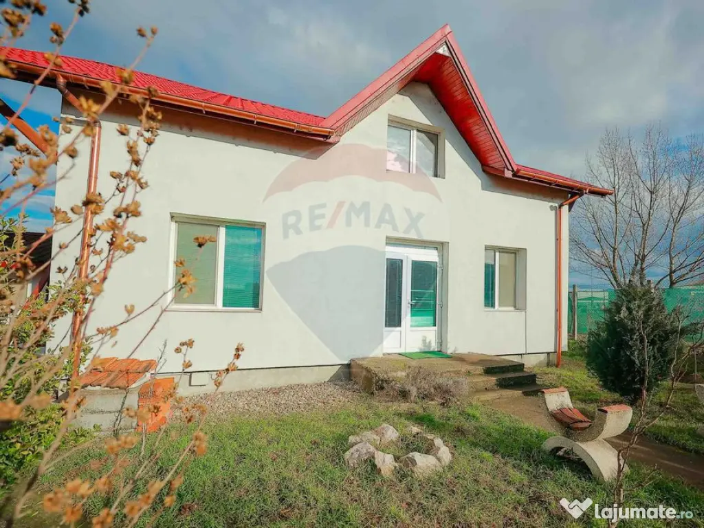 Casă / Cabinet Veterinar de vânzare în Oșorhei 