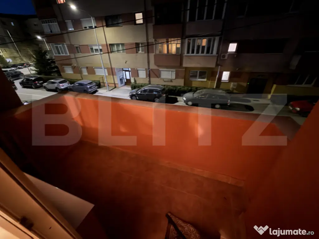 Închiriere apartament 4 camere, 2 băi, balcon, Cetate, pet 