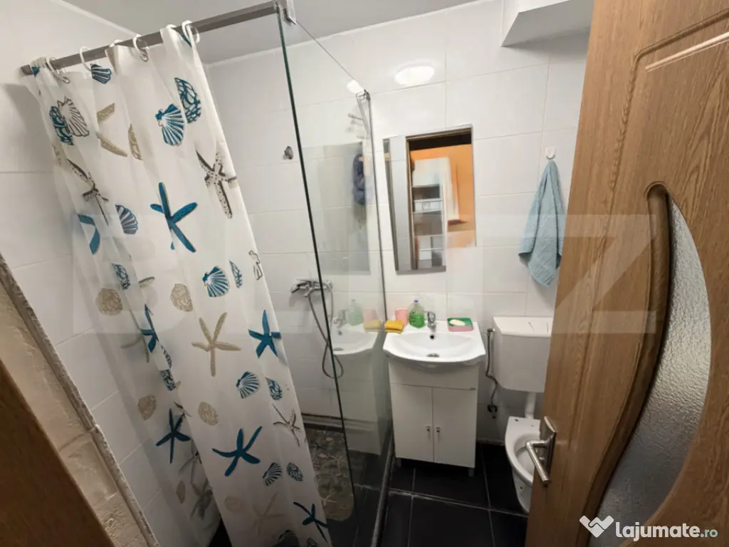 Închiriere apartament 4 camere, 2 băi, balcon, Cetate, pet 