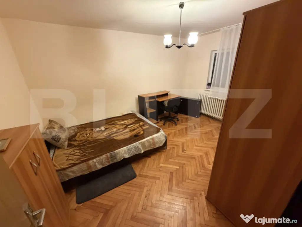 Închiriere apartament 4 camere, 2 băi, balcon, Cetate, pet 