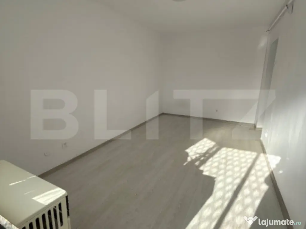 Garsonieră luminoasă cu vedere panoramică spre munte, Bar