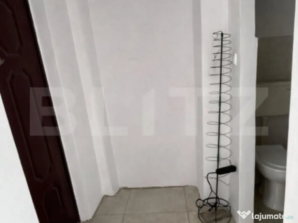 Garsonieră luminoasă cu vedere panoramică spre munte, Bar