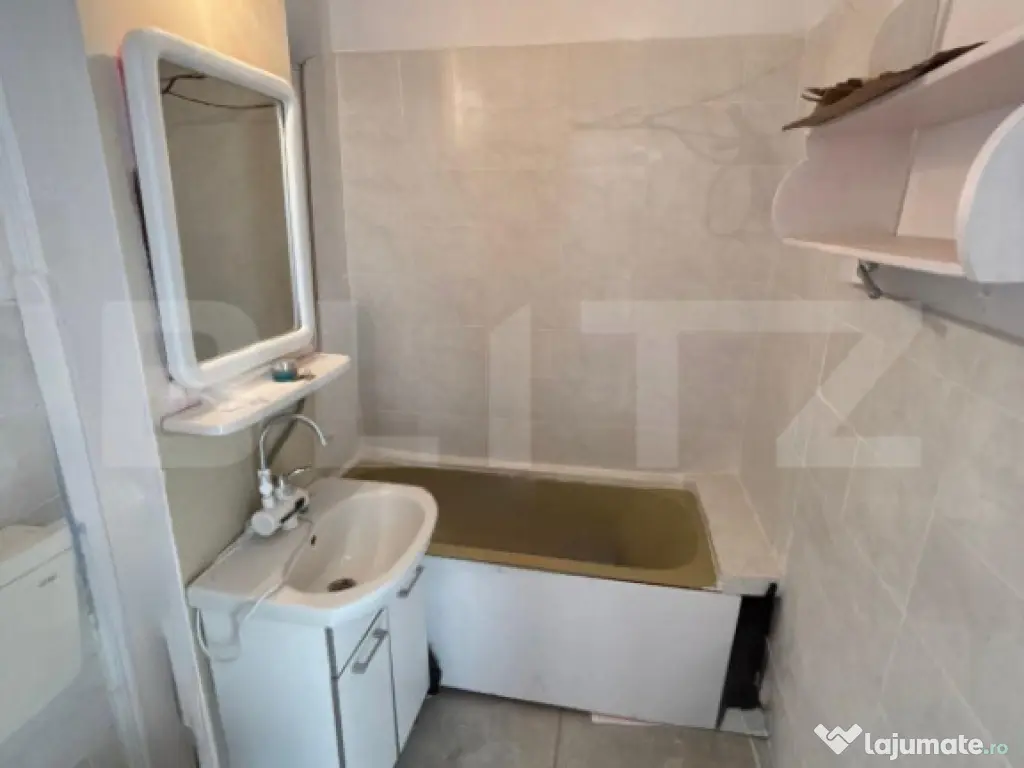 Garsonieră luminoasă cu vedere panoramică spre munte, Bar