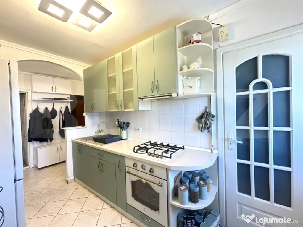 Apartament 3 camere, 2 băi- Calea Lipovei 