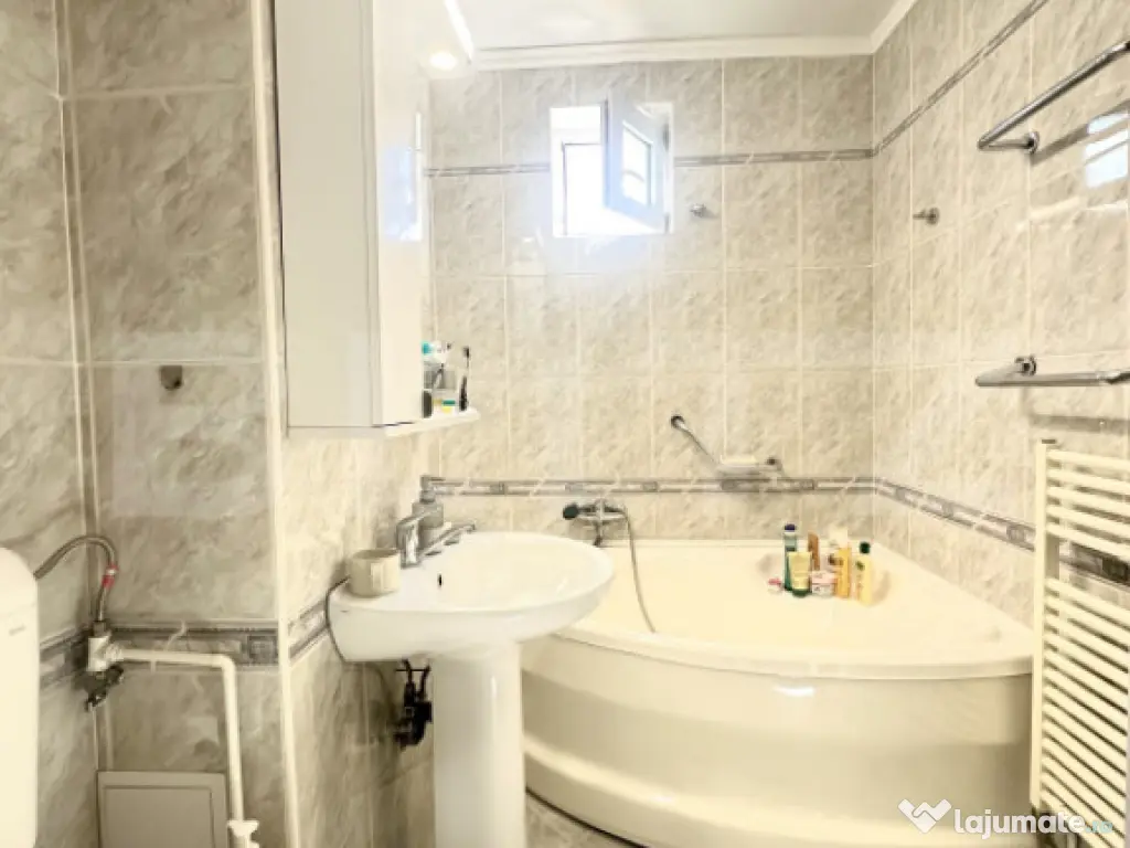 Apartament 3 camere, 2 băi- Calea Lipovei 