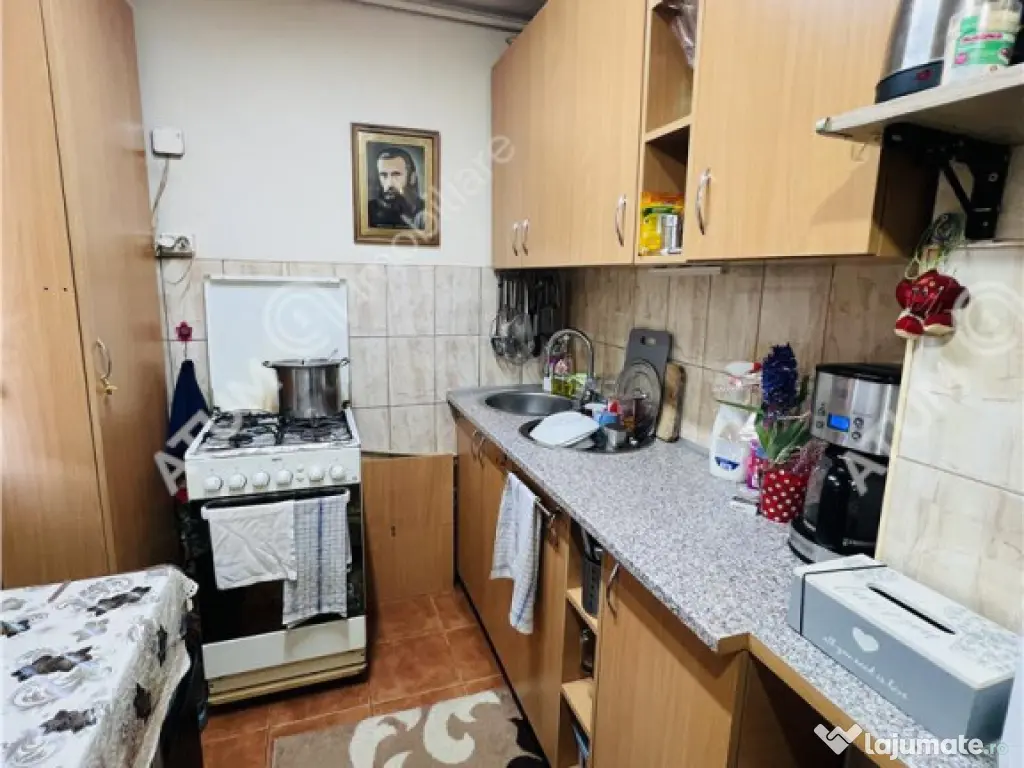 Garsoniera cu pivnita la etajul intermediar 2 zona Milea/OMV 