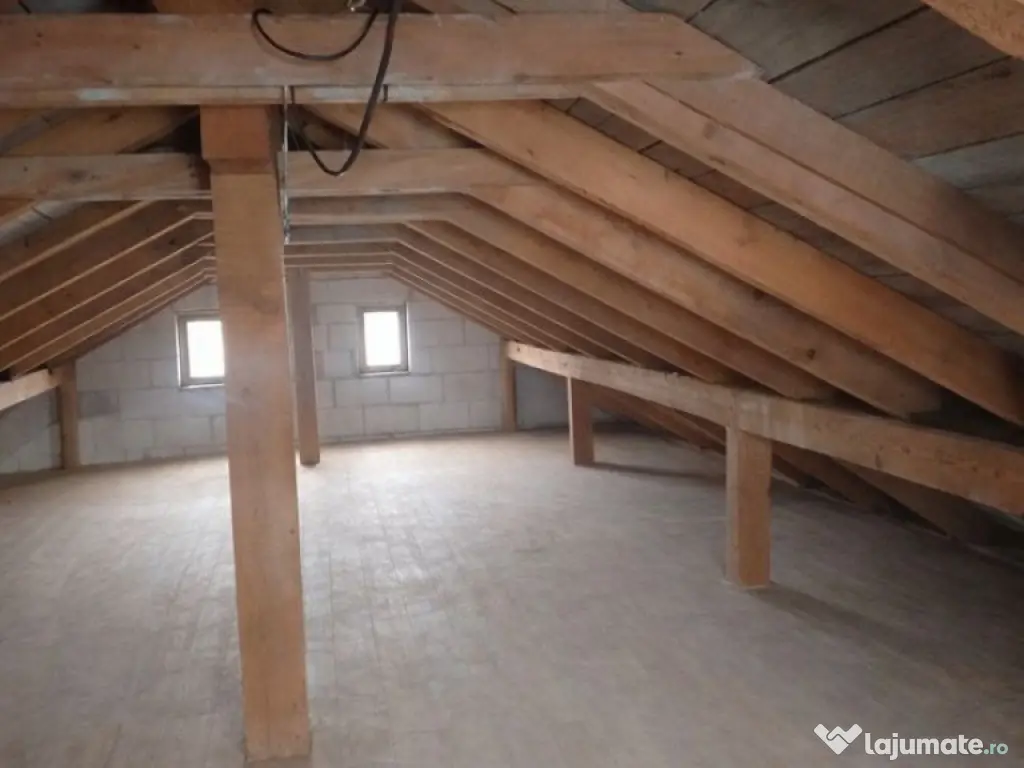 Casa 5 Camere in Stupini 