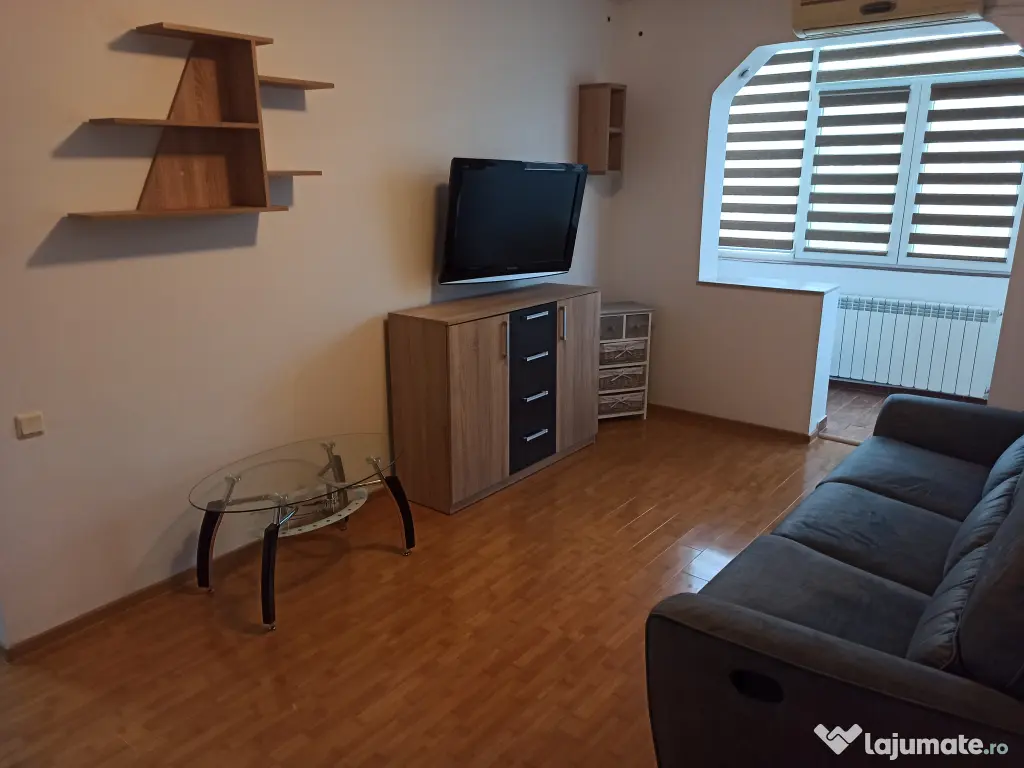 De inchiriat apartament 3 camere cu loc de parcare inclus 
