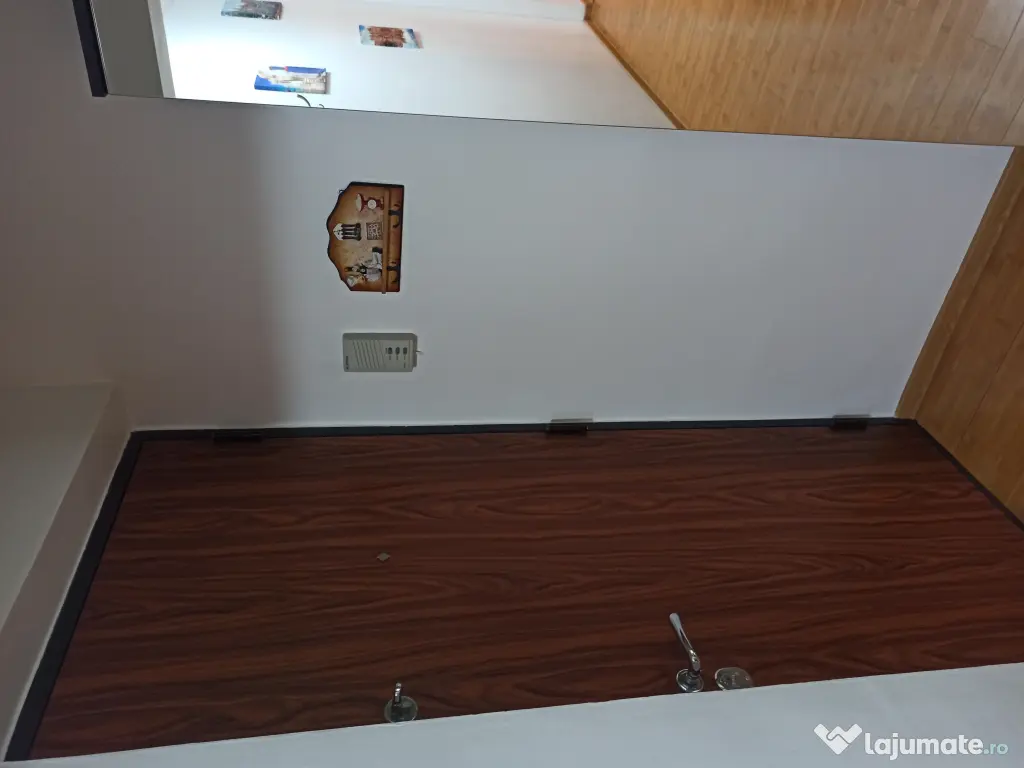 De inchiriat apartament 3 camere cu loc de parcare inclus 