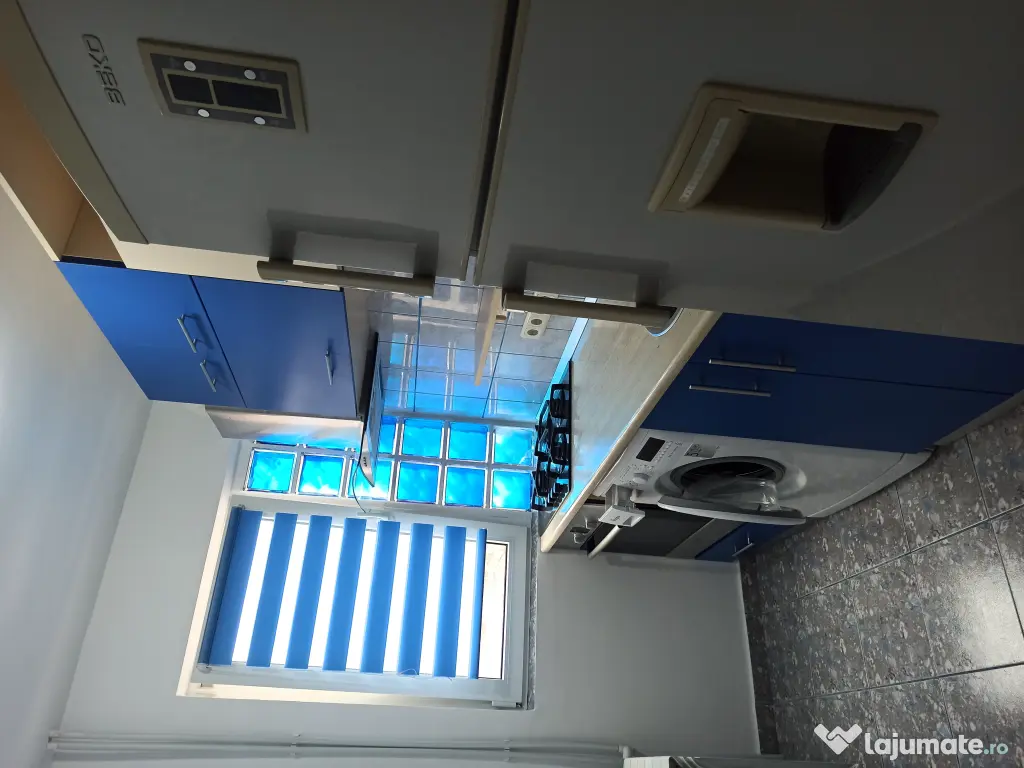 De inchiriat apartament 3 camere cu loc de parcare inclus 