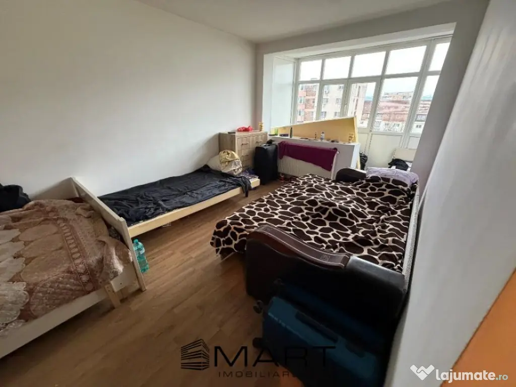 Apartament 2 camere decomandate et. 7/10 Mihai Viteazul 