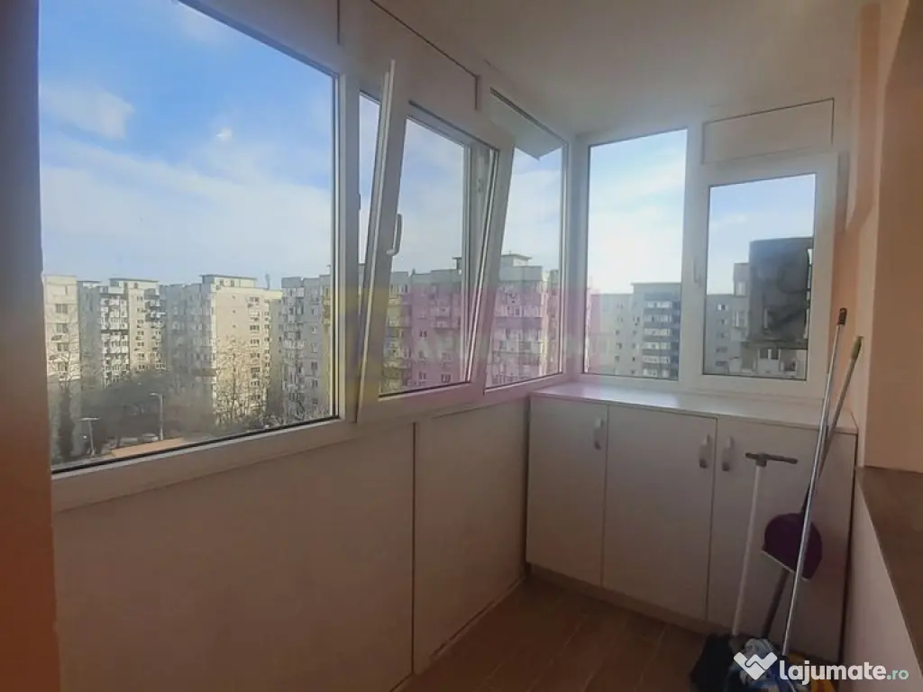 Apartament spațios aproape Metrou și Parc 