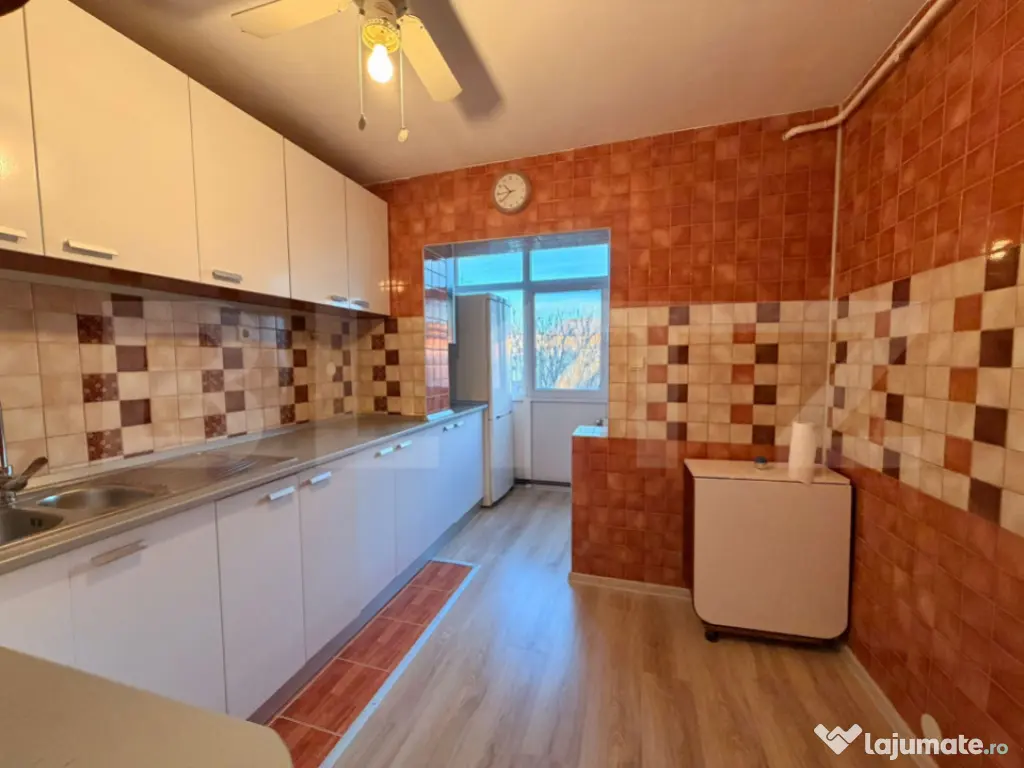 Apartament 3 camere decomandat, gata de mutat, zona 1 Mai 