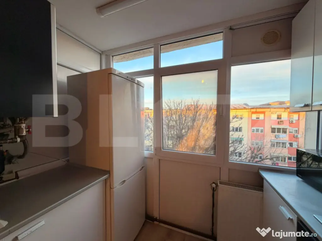 Apartament 3 camere decomandat, gata de mutat, zona 1 Mai 