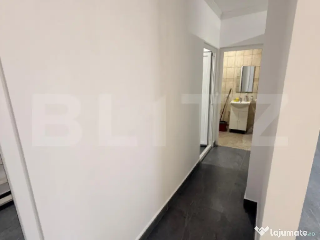 Spațiu 245 mp cu 10 parcări, curte logistică și rampă m 