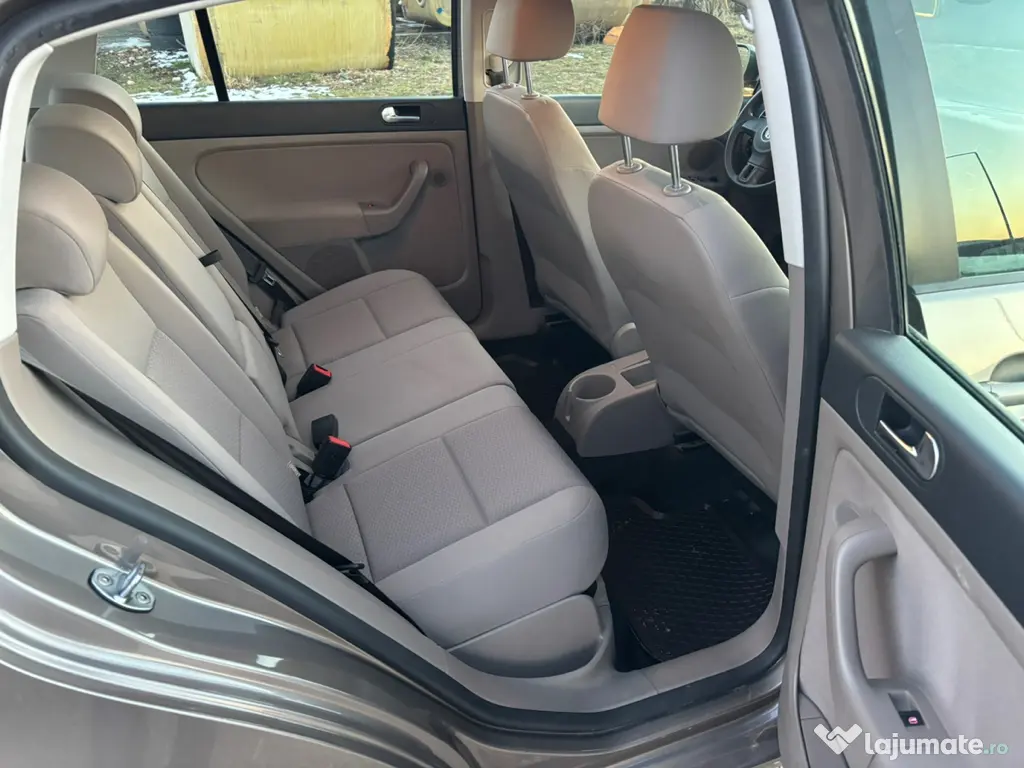 Vw golf 6 Plus 2013 Benzină 1400 cm km 15900 