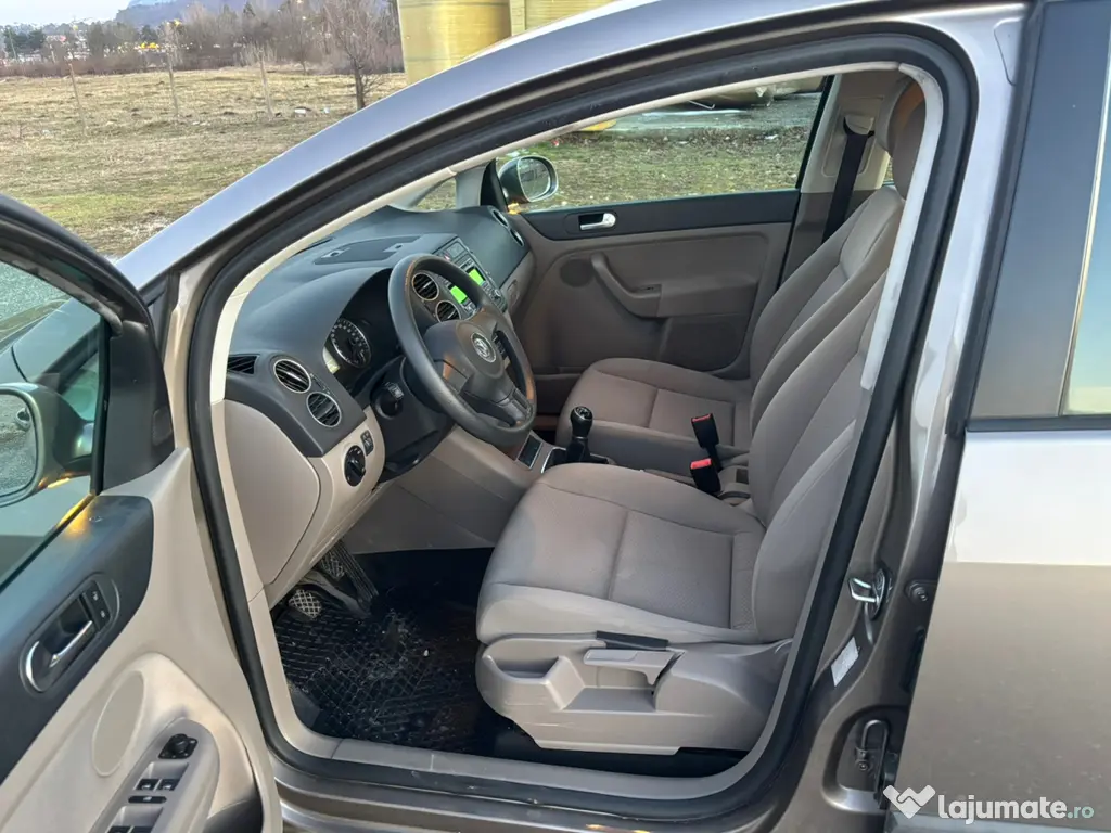 Vw golf 6 Plus 2013 Benzină 1400 cm km 15900 