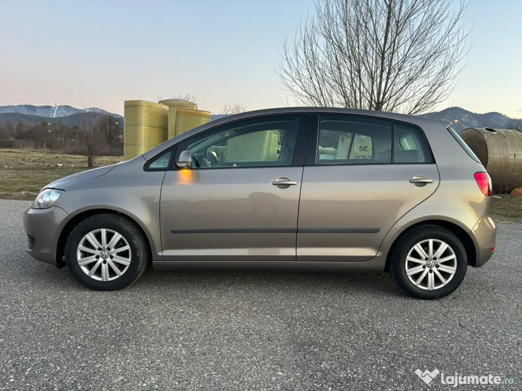 Vw golf 6 Plus 2013 Benzină 1400 cm km 15900 