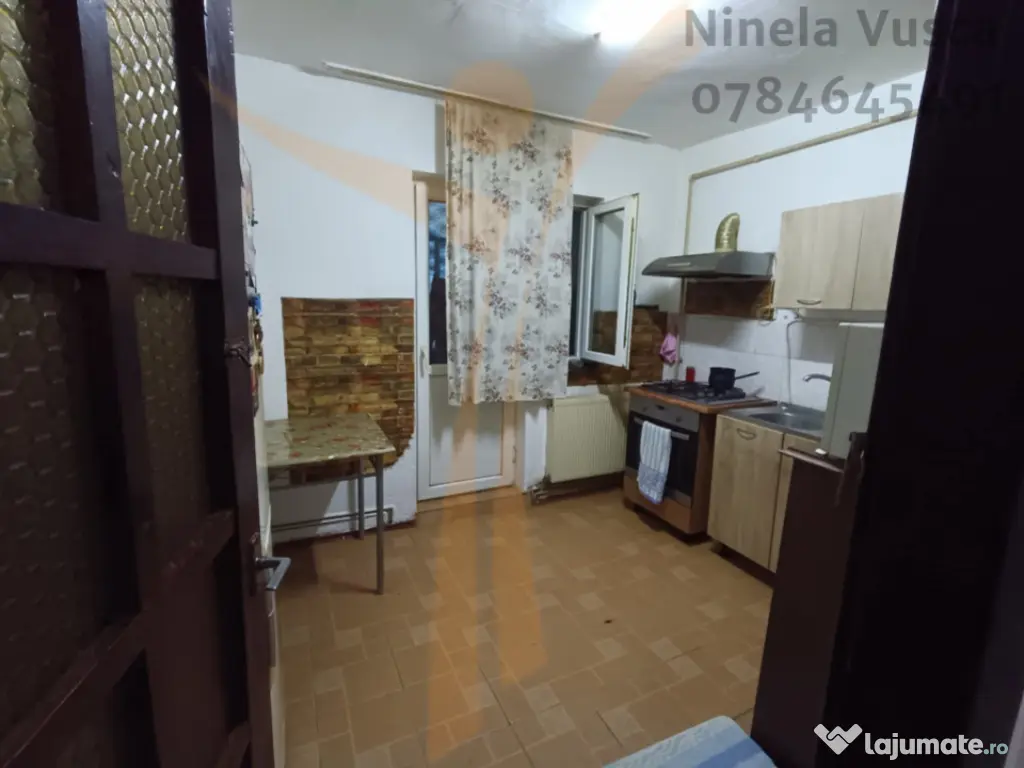 ???? Apartament 3 camere decomandat cu spațiu de depozitare 