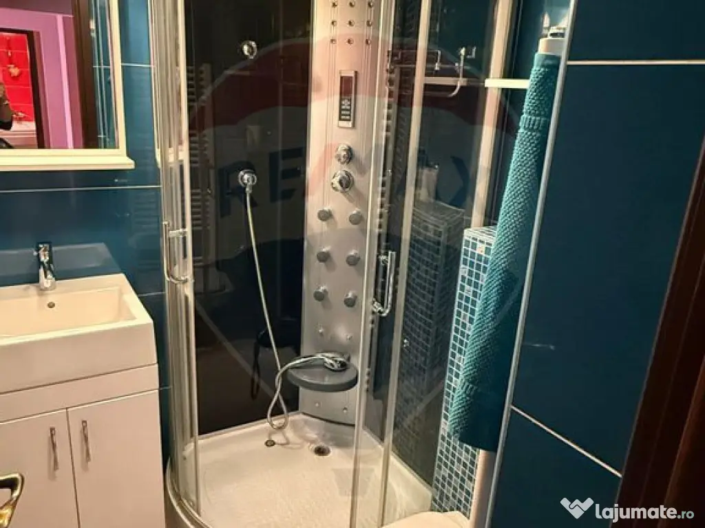 DE INCHIRIAT APARTAMENT 4 camere zona centrala 