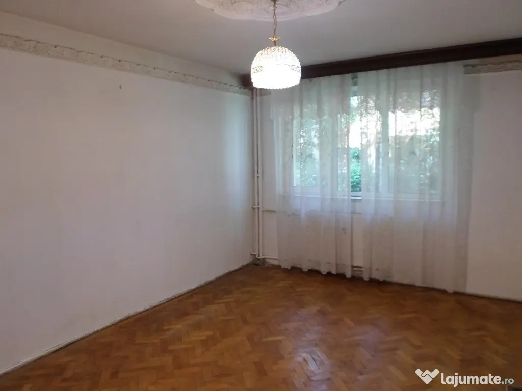 Apartament 3 camere decomandat, parter in Ploiesti, Grindului 