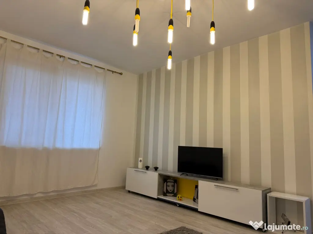 Vand apartament 2 camere Baciu Parter