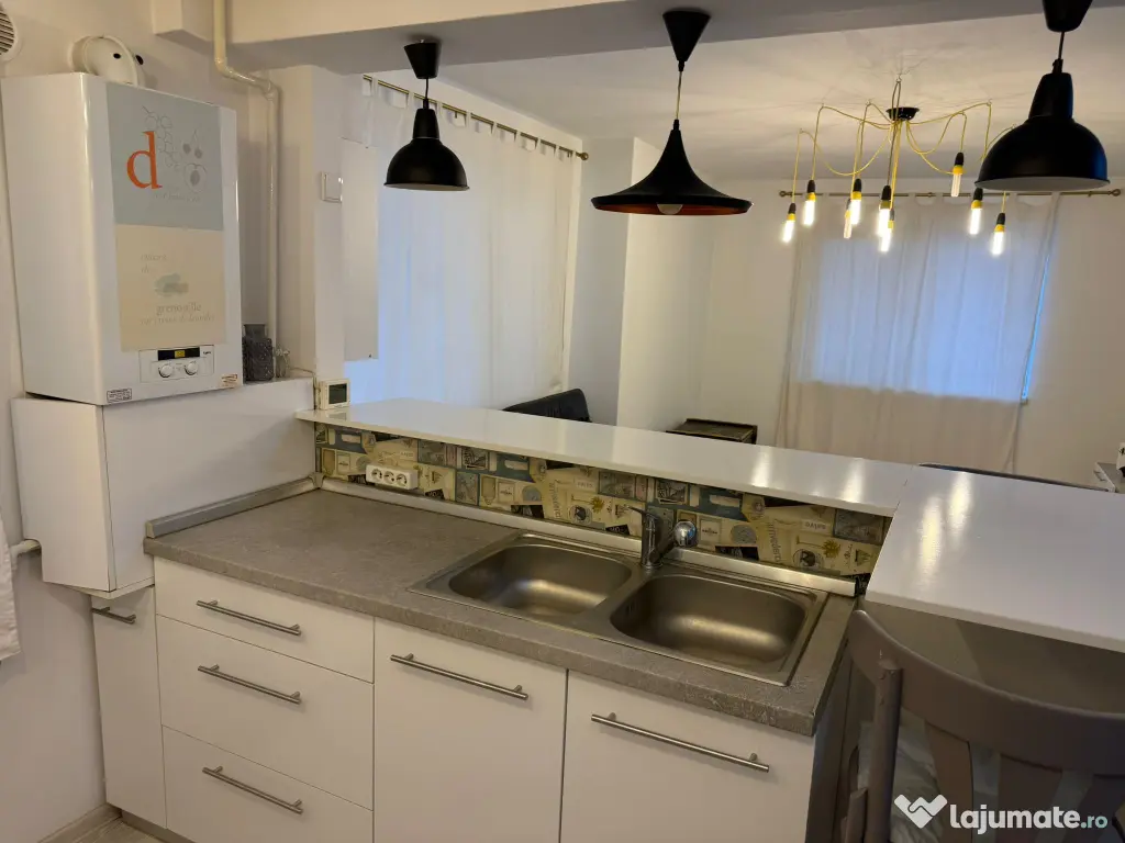 Vand apartament 2 camere Baciu Parter